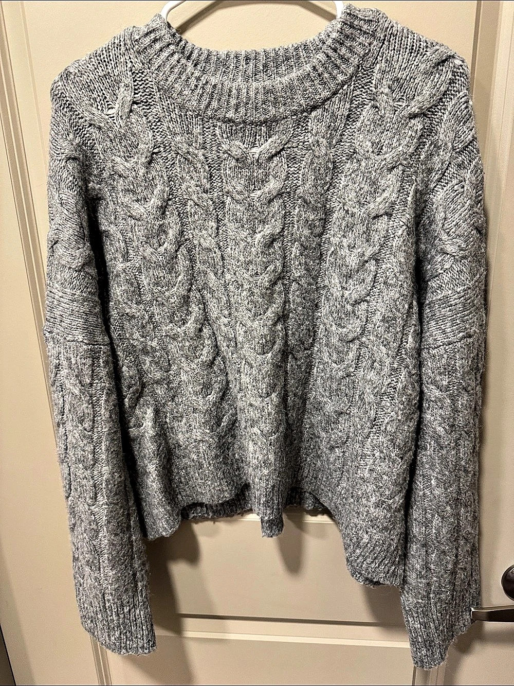 Abercrombie & Fitch Cable Knit Sweater Gray Size Medium